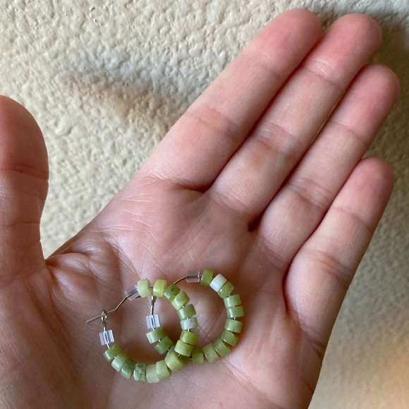 Green South Jade Beaded Hoop Earrings - Picture 4 of 7